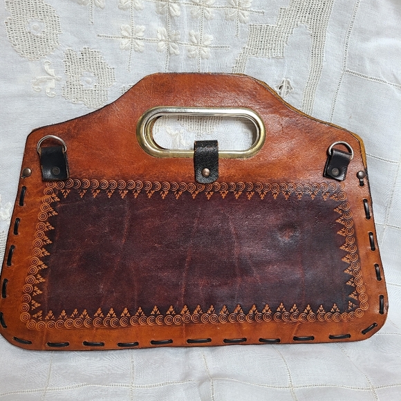 HANDMADE - Embossed leather purse - Picture 3 of 8